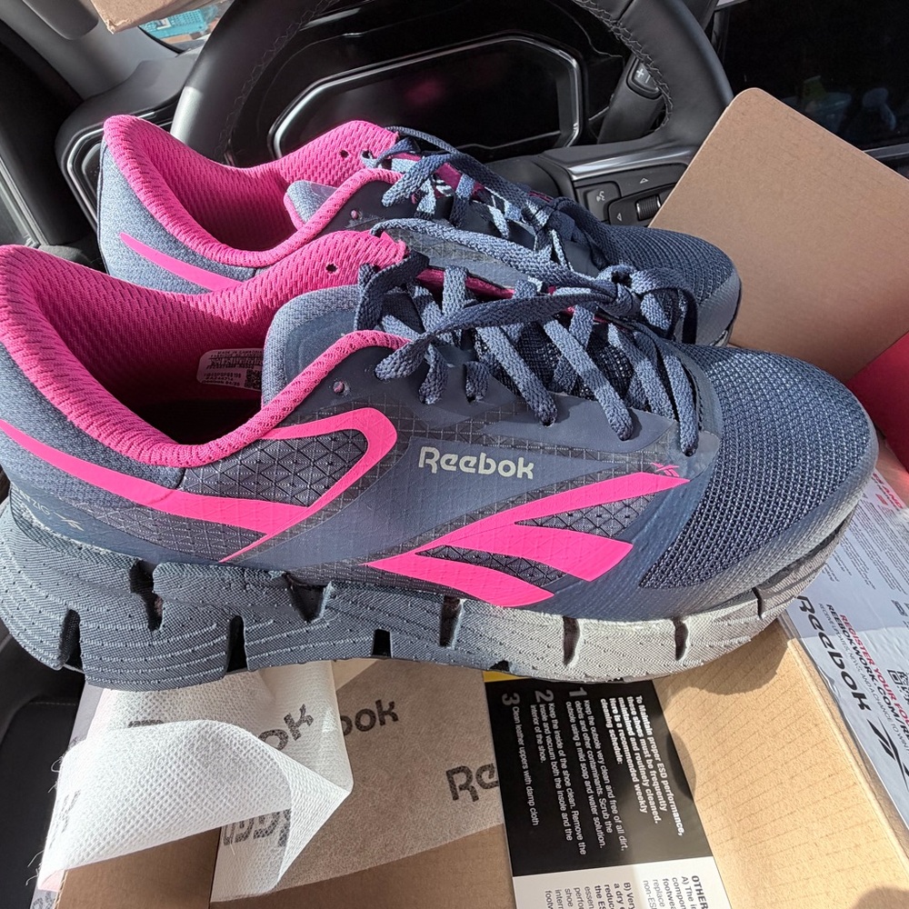 Reebok Women's Sneakers - Pink and Gray